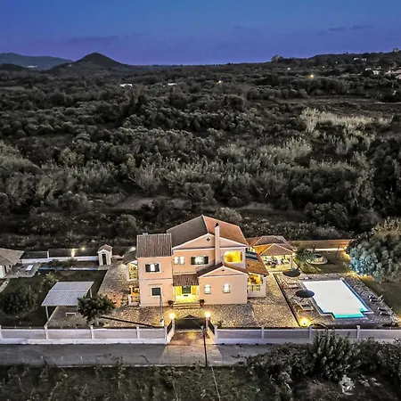 Skidi House בית נופש *